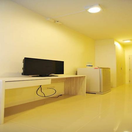 The Garden Living Hotel Bangkok Exterior photo