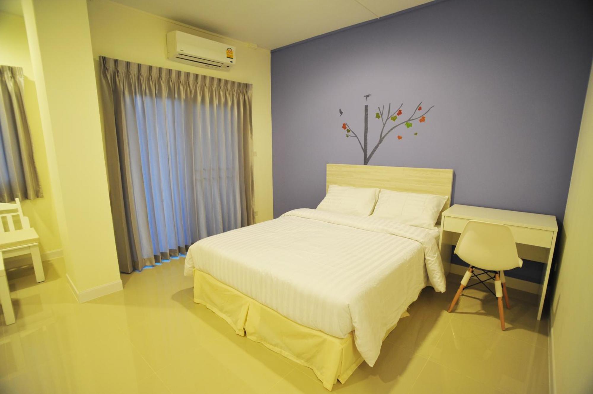 The Garden Living Hotel Bangkok Exterior photo