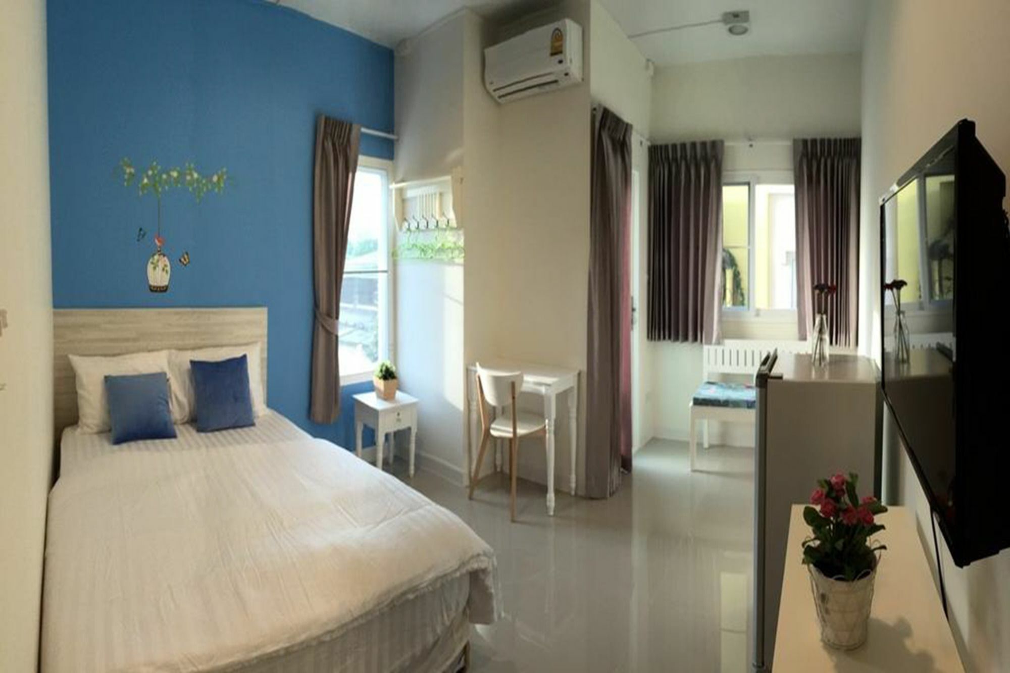 The Garden Living Hotel Bangkok Exterior photo
